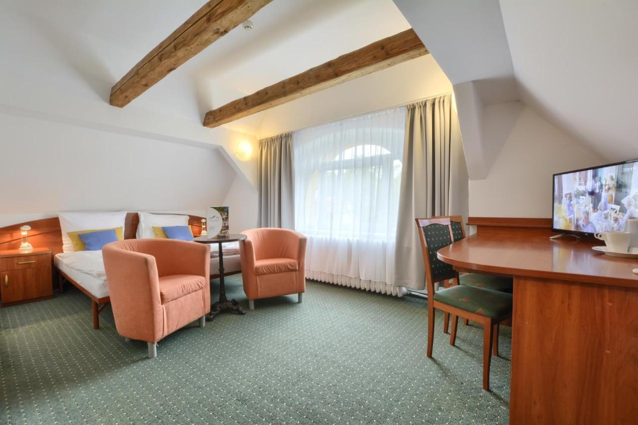 Hotel Krysztal Swieradow-Zdroj Bagian luar foto